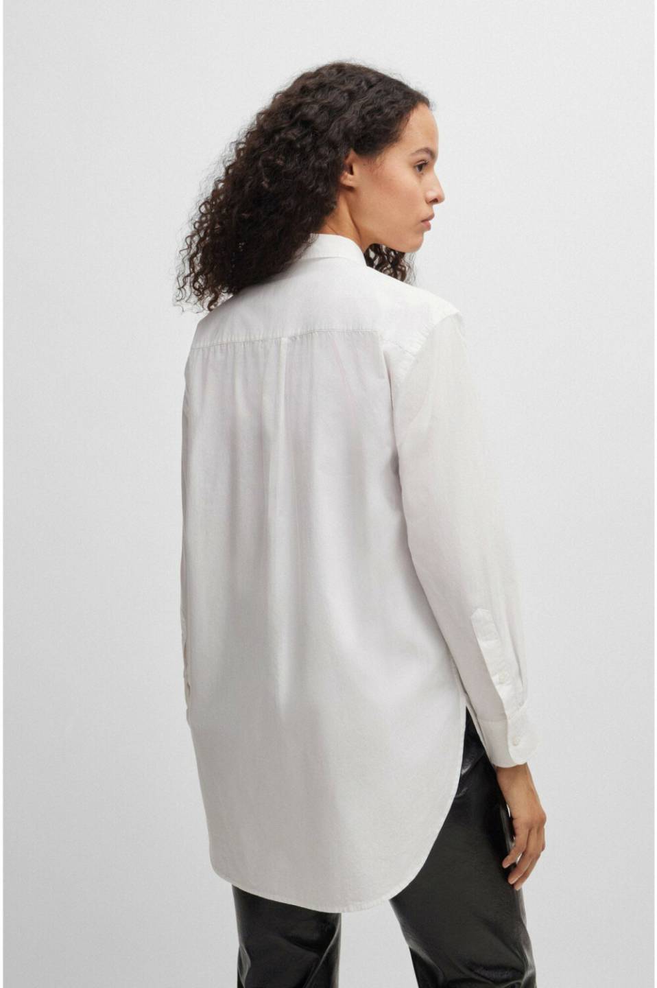 Hugo Boss Long relaxed-fit blouse in cotton poplin (50521145) white Blusas