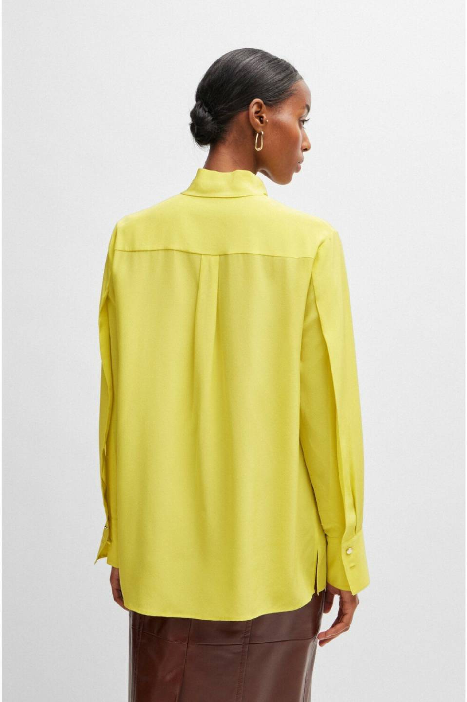 Blusas Hugo Boss Relaxed-fit flared blouse in washed silk (50505934)yellow